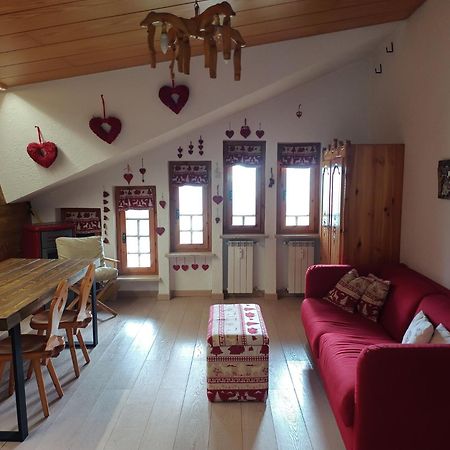 Zona Portici Apartment ปราโตเนโวโซ ภายนอก รูปภาพ