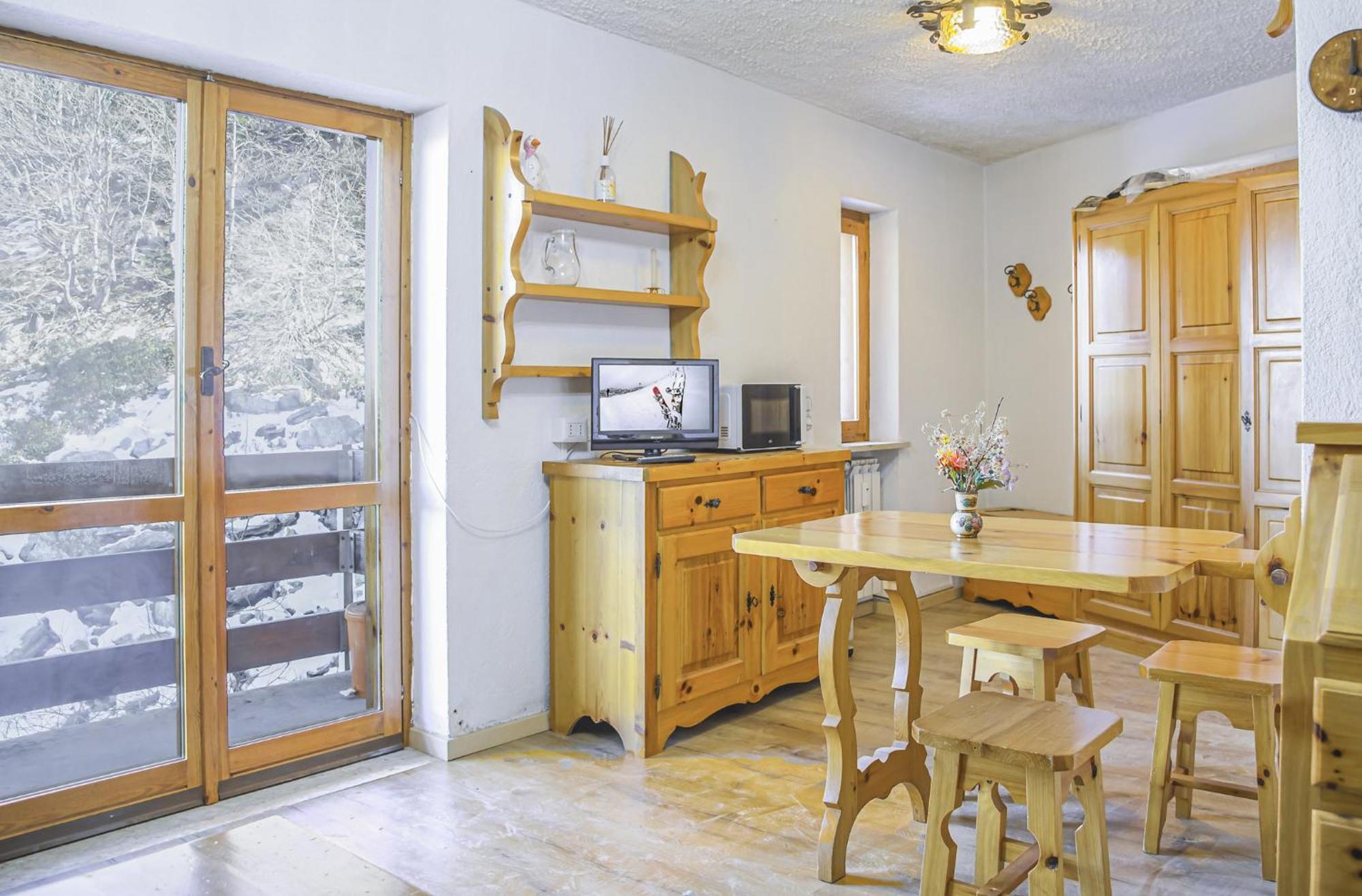 Zona Portici Apartment ปราโตเนโวโซ ภายนอก รูปภาพ
