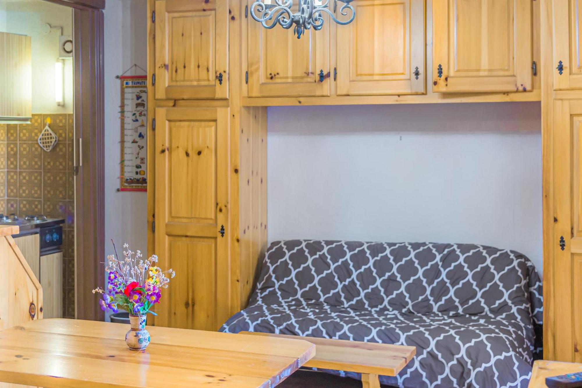 Zona Portici Apartment ปราโตเนโวโซ ภายนอก รูปภาพ