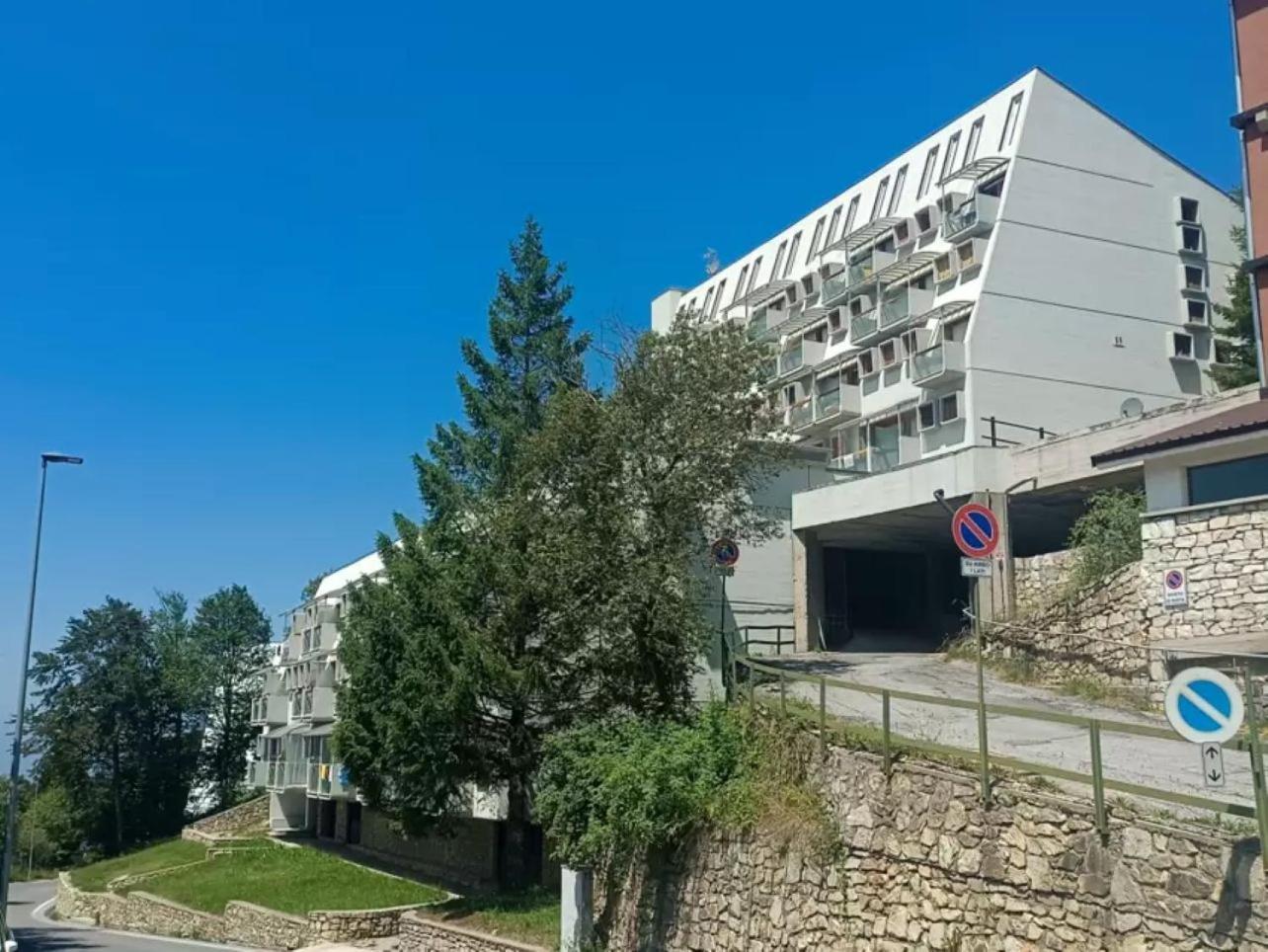 Zona Portici Apartment ปราโตเนโวโซ ภายนอก รูปภาพ