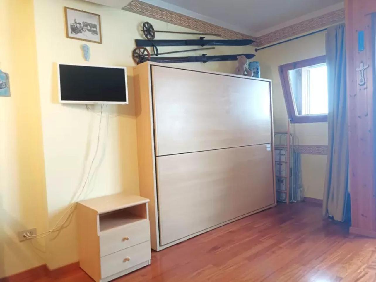 Zona Portici Apartment ปราโตเนโวโซ ภายนอก รูปภาพ